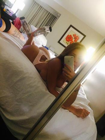 , 25  female escort, Niagara