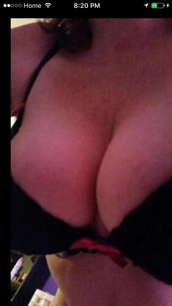 , 38  female escort, Niagara