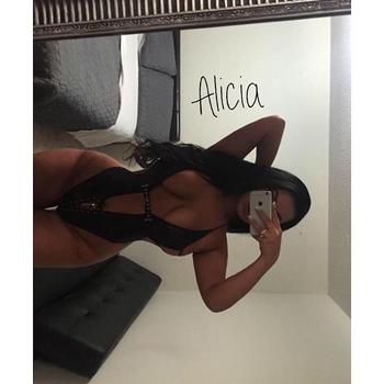 , 26  female escort, Niagara