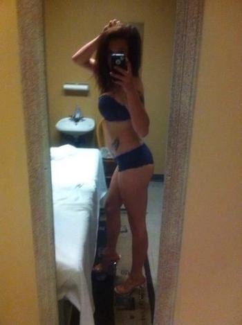 , 23  female escort, Niagara