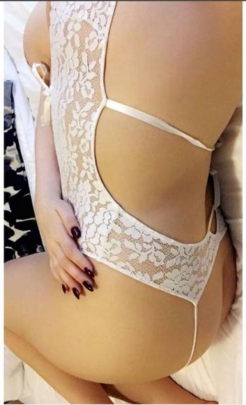 , 19  female escort, Niagara
