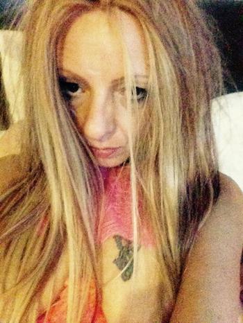 , 42  female escort, Niagara