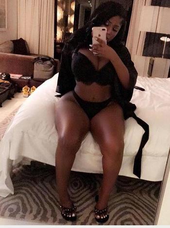 , 24  female escort, Niagara