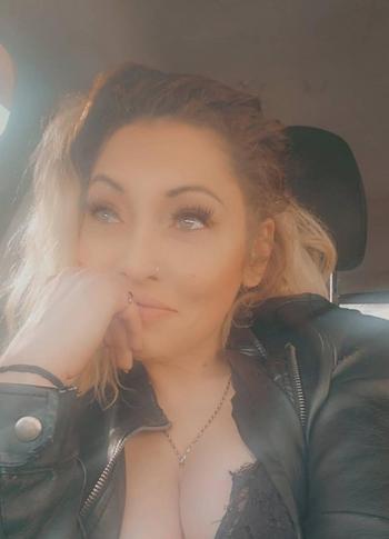 MacKenzie, 32 Caucasian/White female escort, Niagara