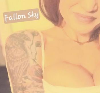 Fallon Sky, 34 Mixed female escort, Niagara