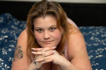 Holly, 28 Caucasian/White female escort, Niagara