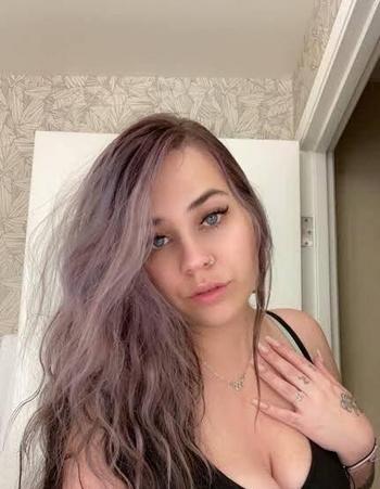 Tracy, 25 Caucasian/White female escort, Niagara