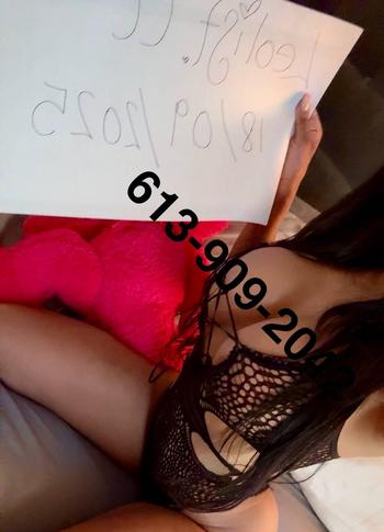 Sarah, 25 Middle Eastern female escort, Niagara